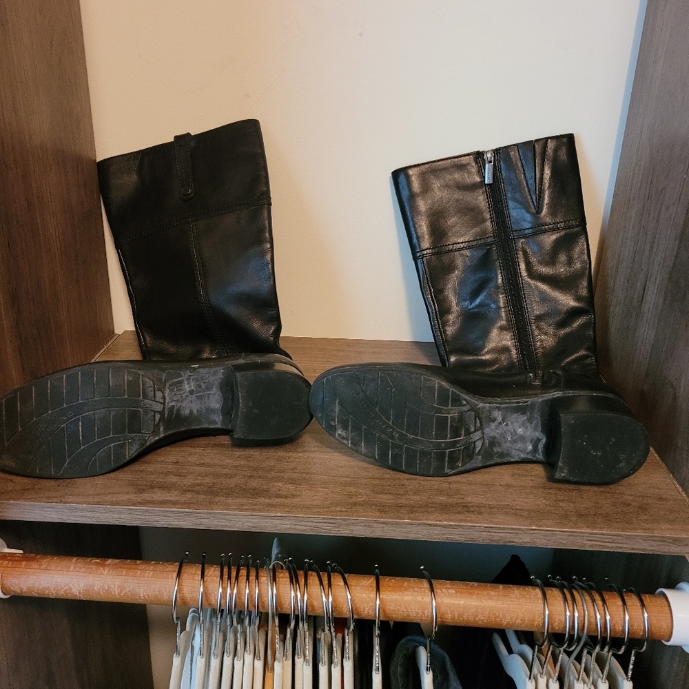 Boots - Picture 2 of 3